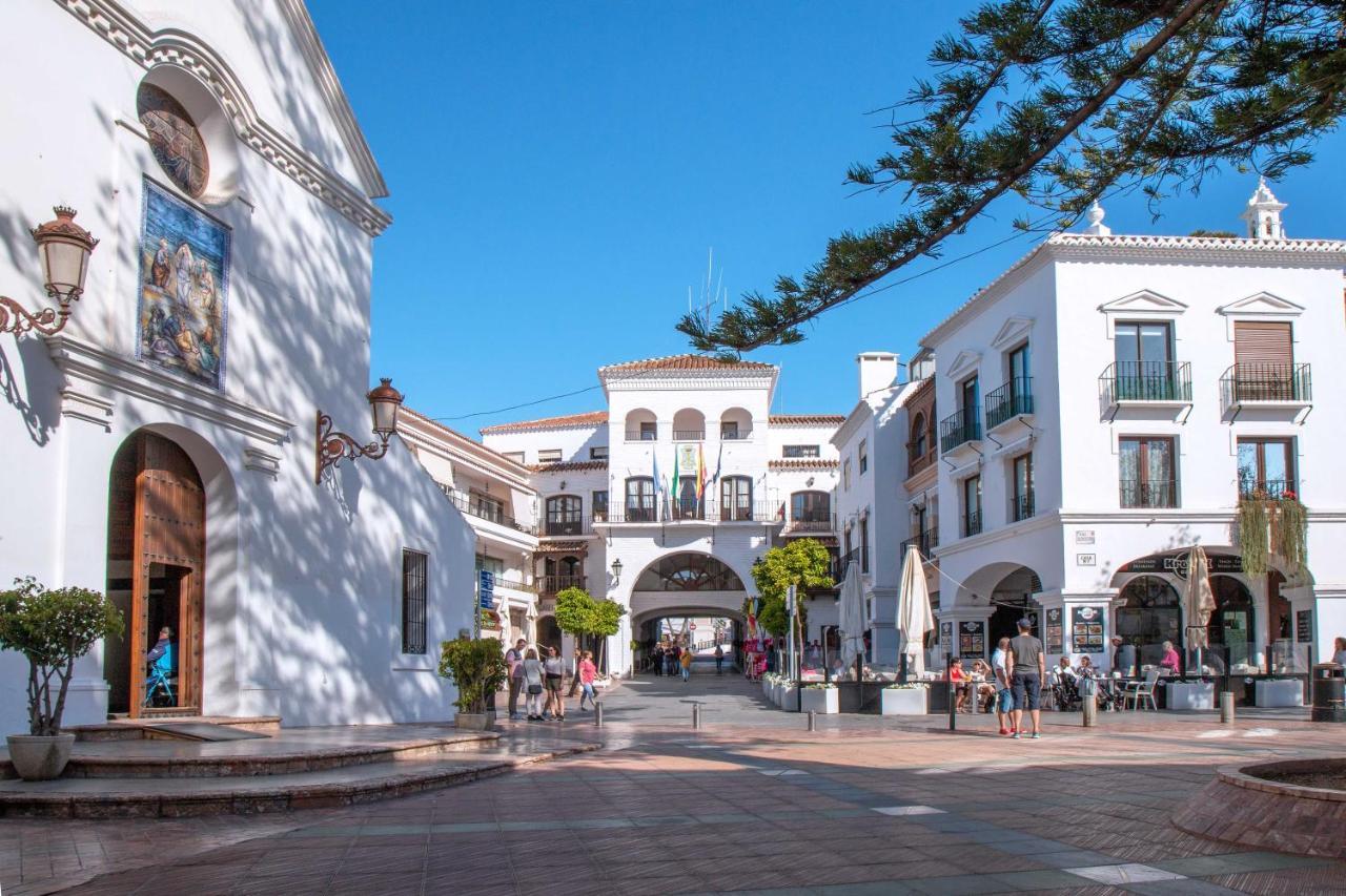 Apartamentos Vacacional En Plaza De Espana נרחה מראה חיצוני תמונה